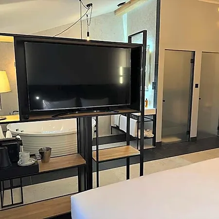 Hotel Amber Blue Wellness & *